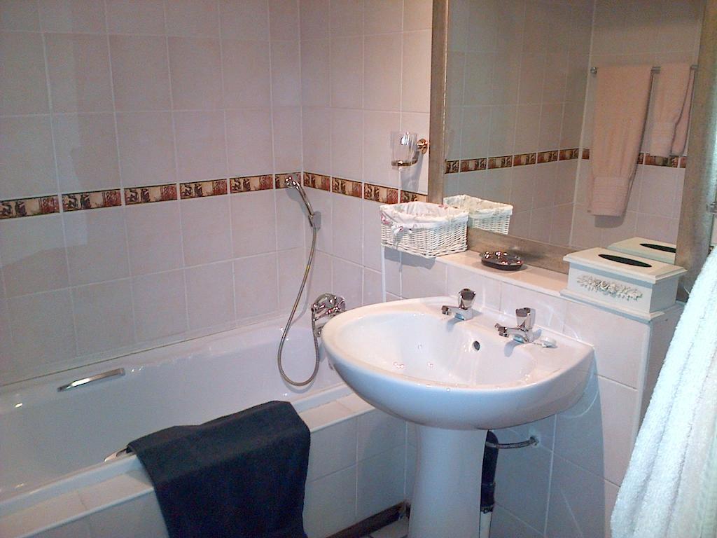 Jubilee Lodge Guest House Йоганнесбурґ Номер фото