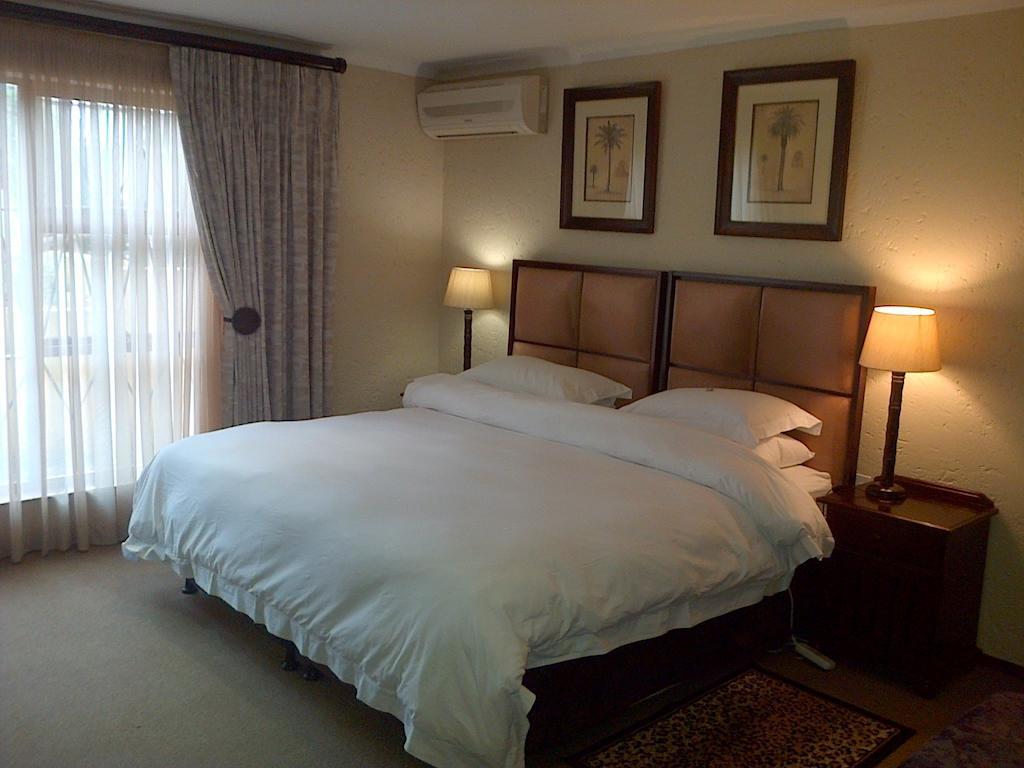 Jubilee Lodge Guest House Йоганнесбурґ Номер фото